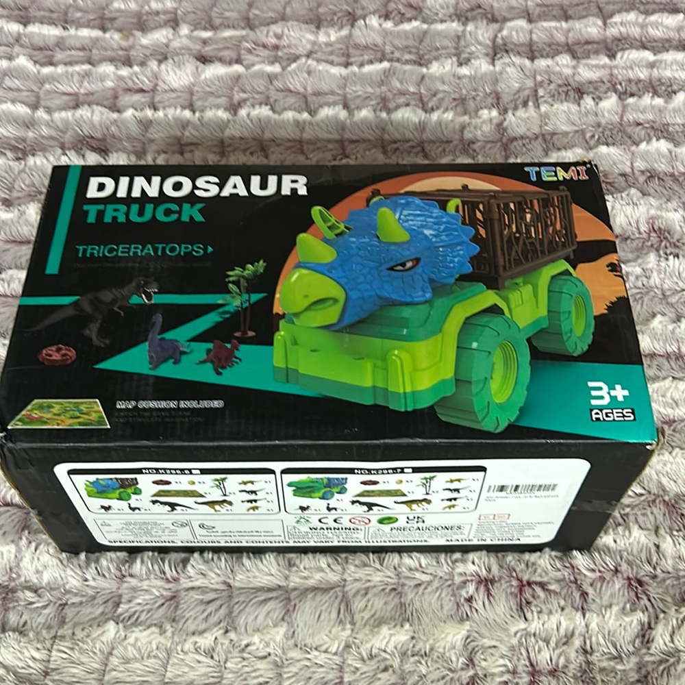 Dinosaur Truck  the cage can be opened